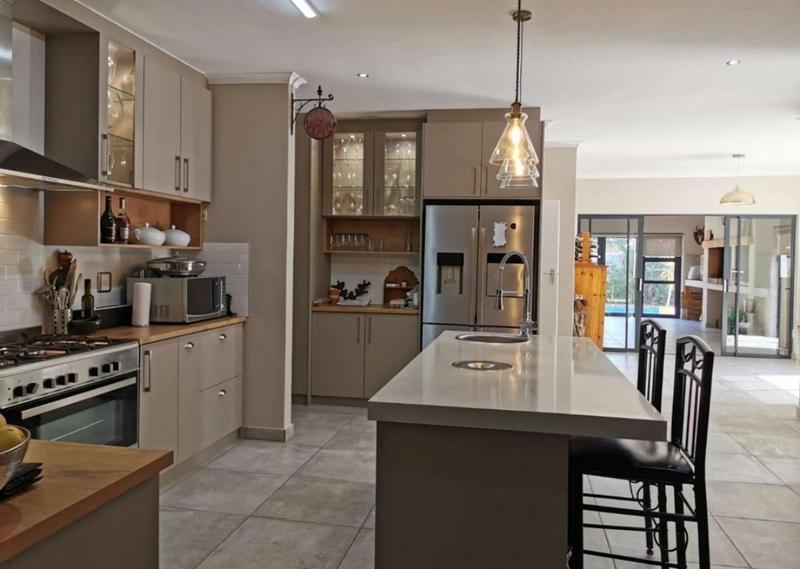 4 Bedroom Property for Sale in Amandelrug Western Cape